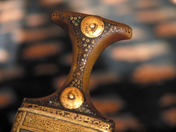الجنبية ط§ط؛ظ„ظ‰ ط¬ظ†ط¨ظٹظ‡.jpg